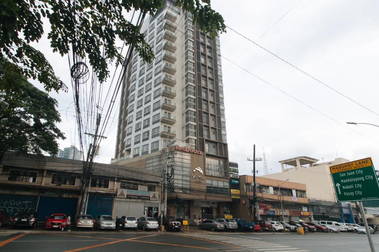 Reddoorz Premium @ West Avenue Quezon City Manila Kültér fotó